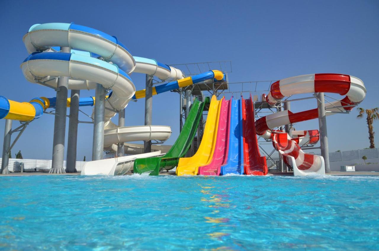 King Evelthon Beach Hotel & Resort Klorakas Екстериор снимка Water park in Greece