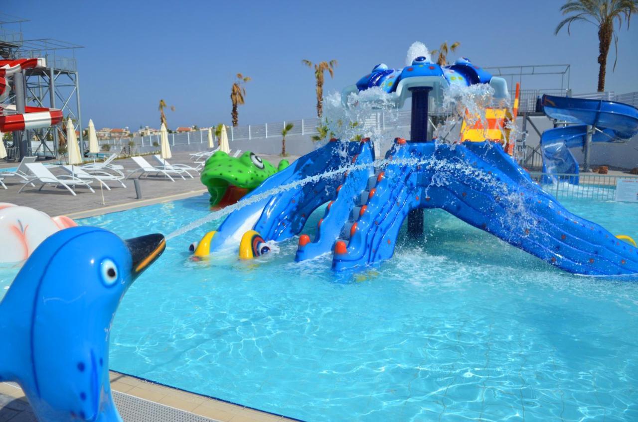 King Evelthon Beach Hotel & Resort Klorakas Екстериор снимка Aqua Park