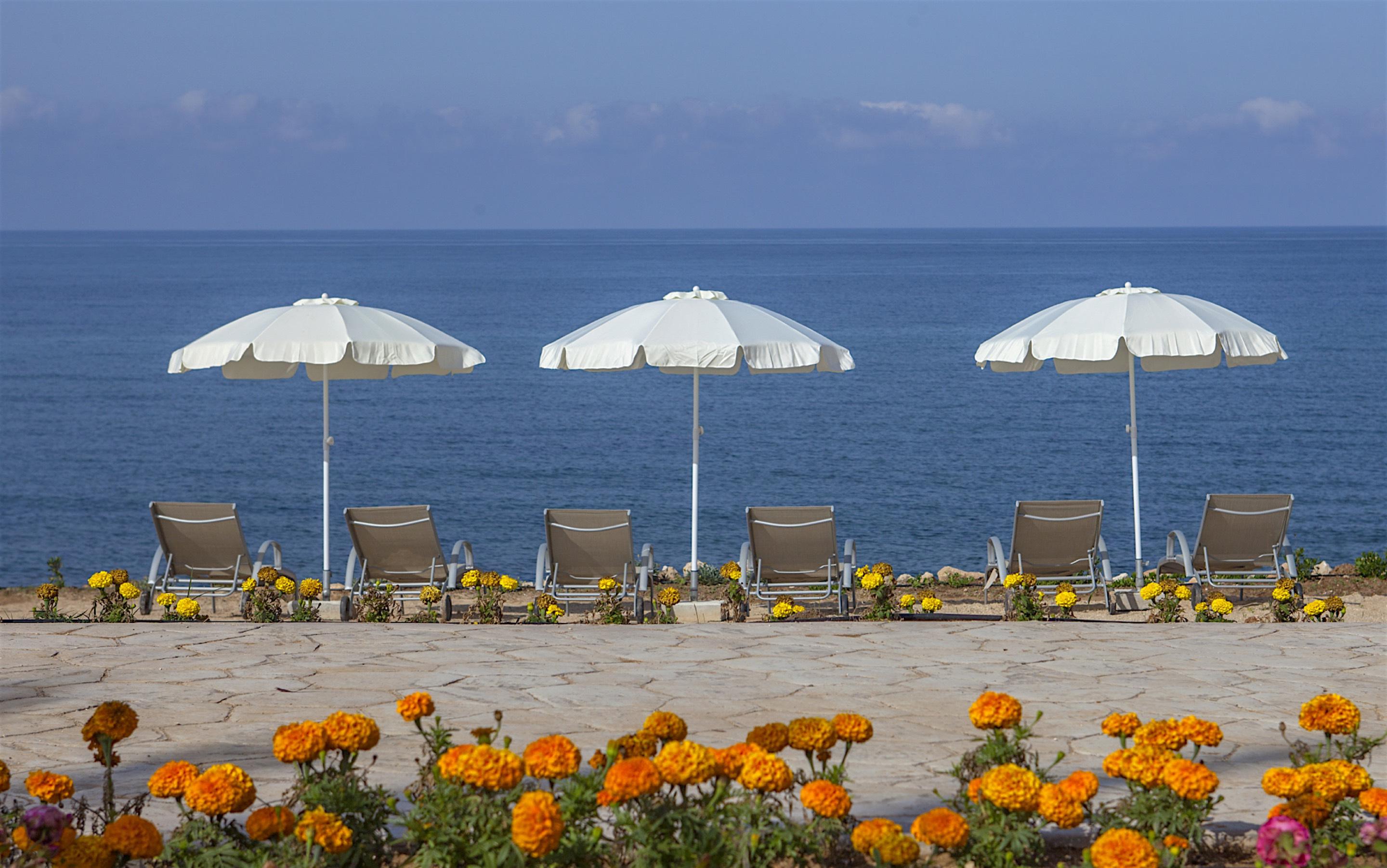 King Evelthon Beach Hotel & Resort Klorakas Екстериор снимка Beach at the Hotel