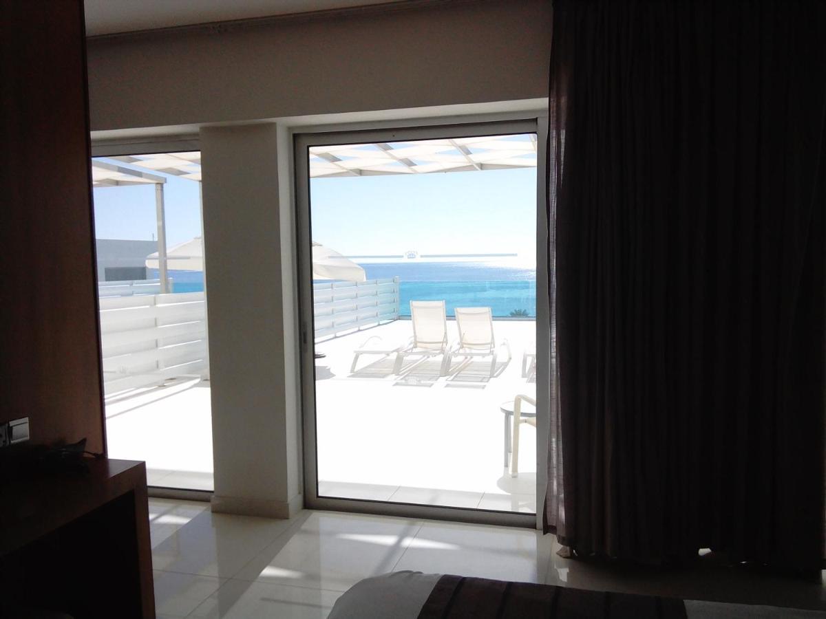 King Evelthon Beach Hotel & Resort Klorakas Екстериор снимка A room at the hotel